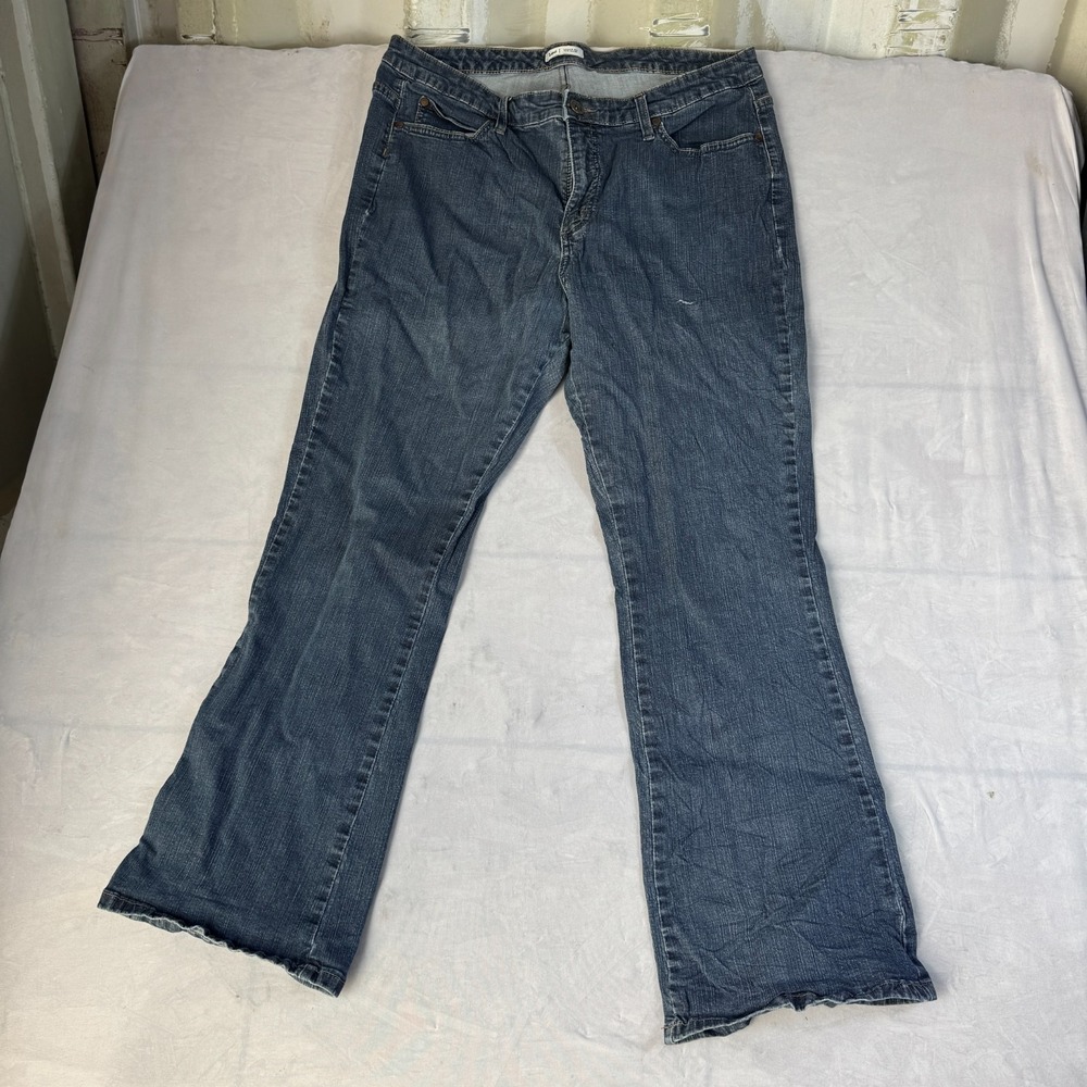 Lee Womens Bootcut Leg Jeans Blue Denim Lower On The Waist 5-Pocket Everyday